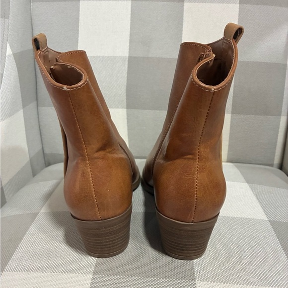 Universal Threads Women's Tan Ankle Boots Women Size 6 - Picture 4 of 6